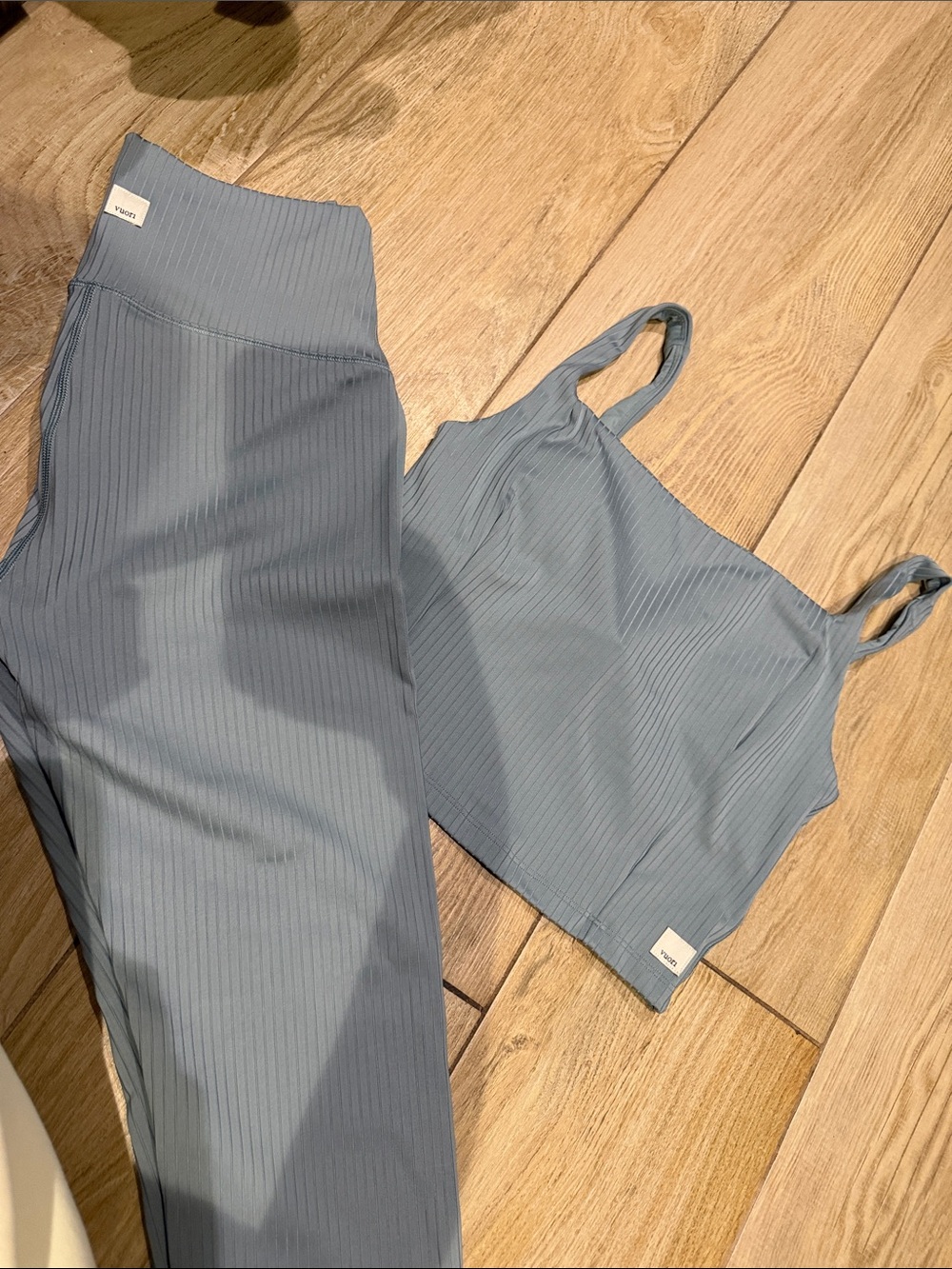 Vuori Ribbed Gray Crop Tank & Leggings Set
